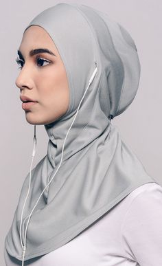 Hijab Sportswear’s Pro Hijab 21